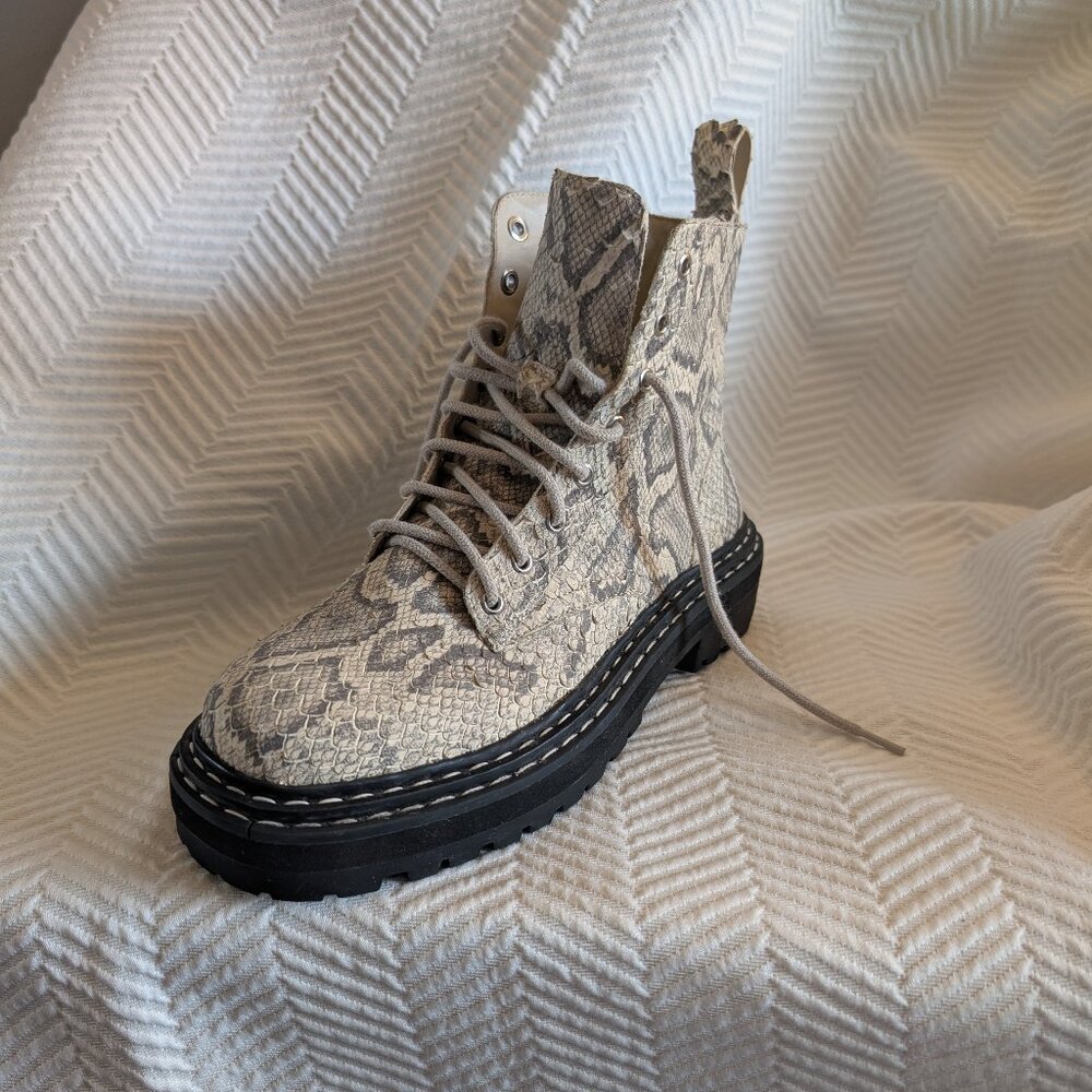 Black Suede X Caroline Stanbury Python Drea Lug Sole Combat Boots Womens 7 - 7.5 - Picture 2 of 12